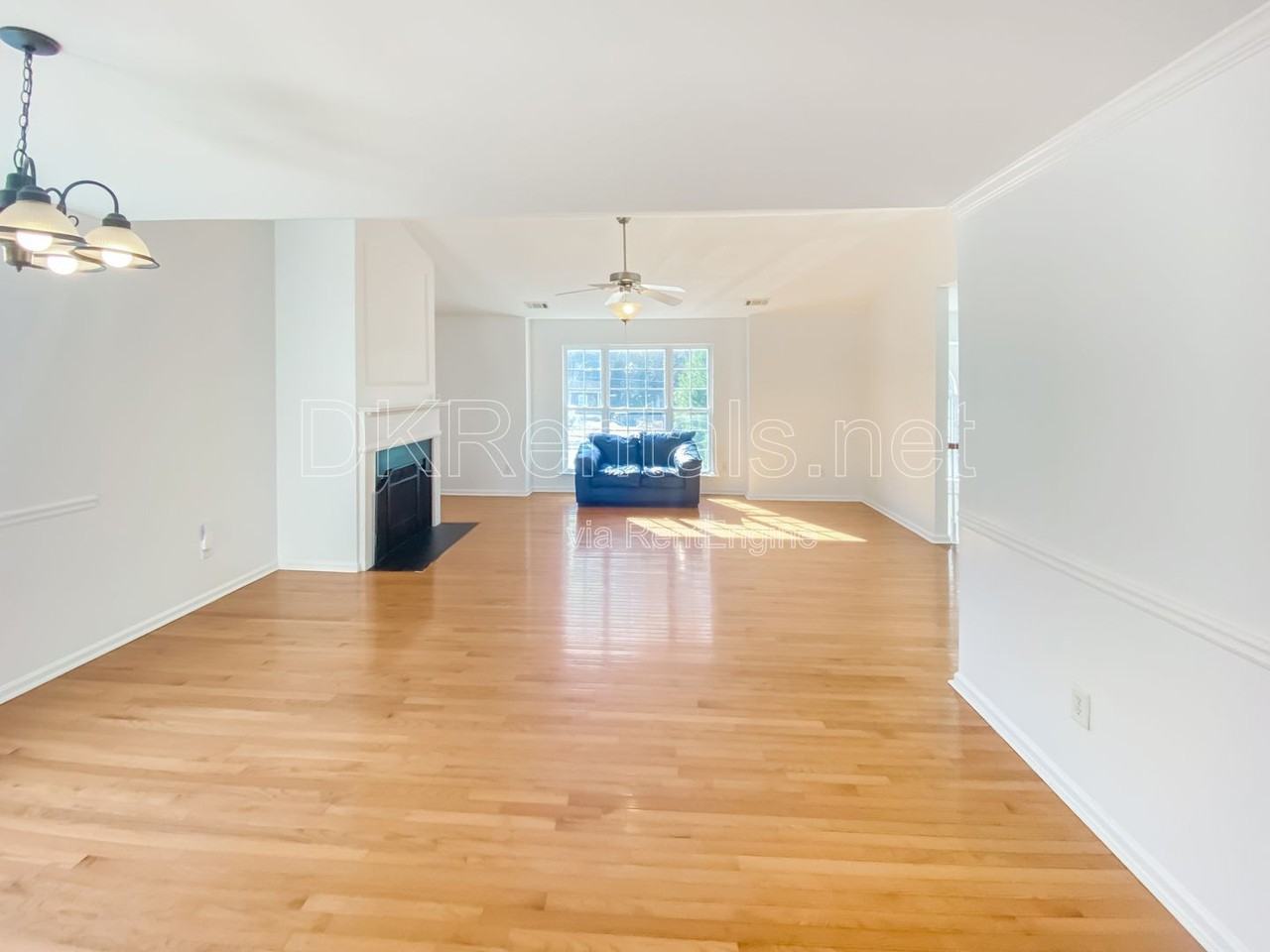 1068 S Gordon Rd - Photo 5 of 20