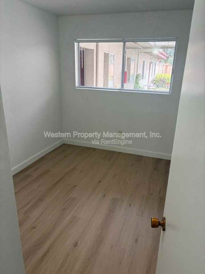 800 24th Ave #4 - Photo 5 of 6