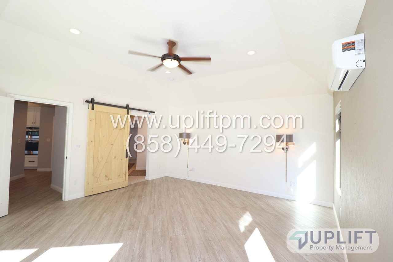 4721 Meadowridge Rd - Photo 5 of 20
