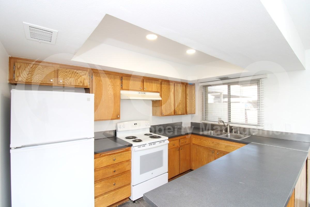 4526 N 15th Ave - Photo 4 of 27