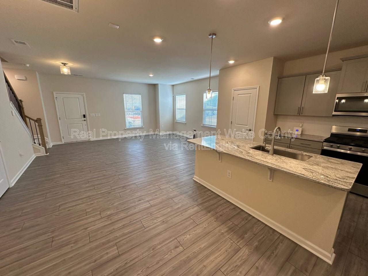 344 Abbots Mill Dr - Photo 3 of 35