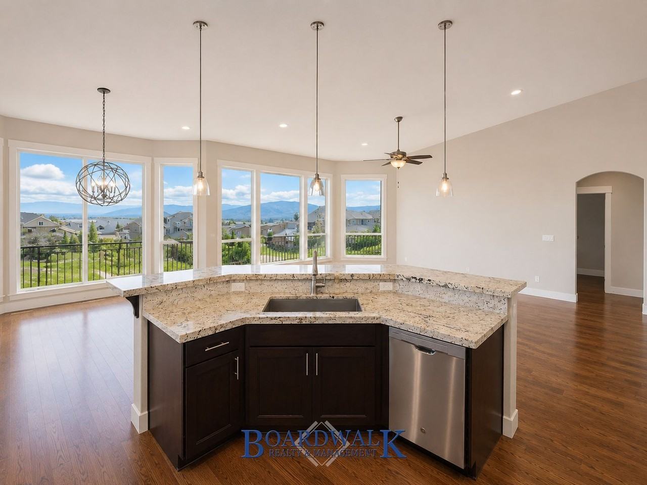 793 W Valley View Way - Photo 4 of 19