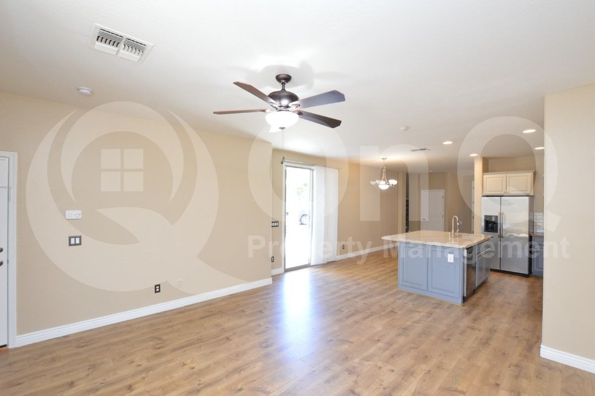 4249 E Santa Fe Ln - Photo 4 of 26