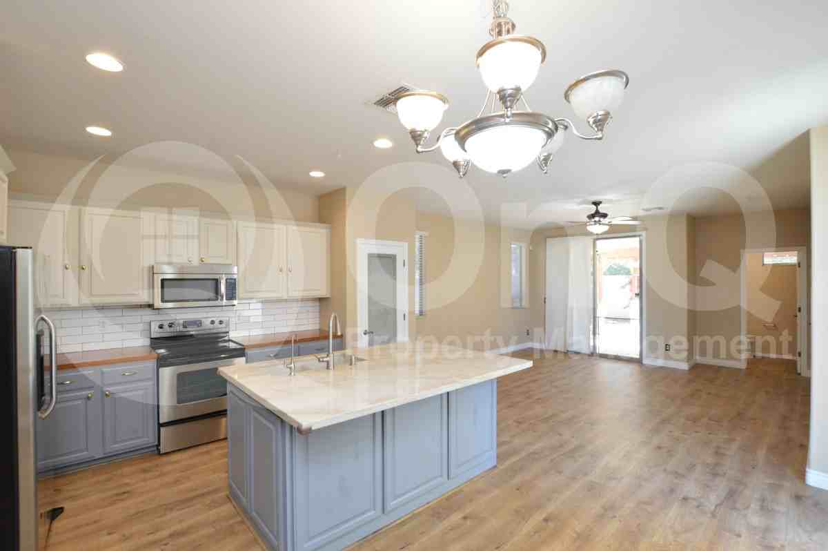 4249 E Santa Fe Ln - Photo 5 of 26