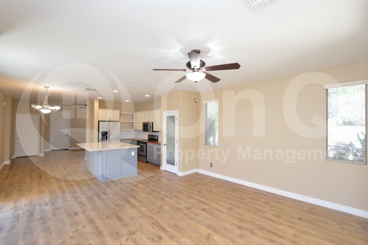 4249 E Santa Fe Ln - Photo 7 of 26