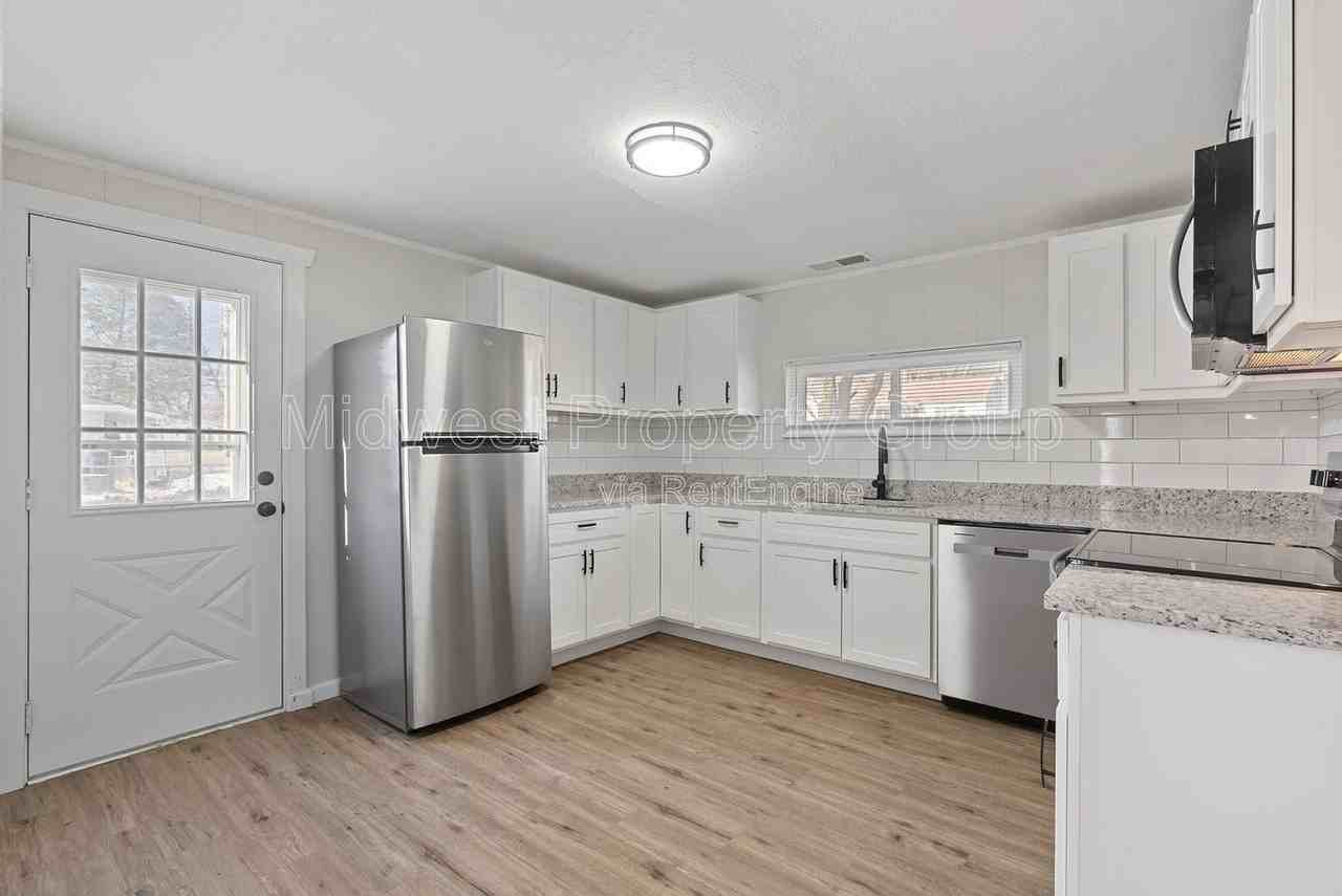 17 Marie Dr - Photo 5 of 20