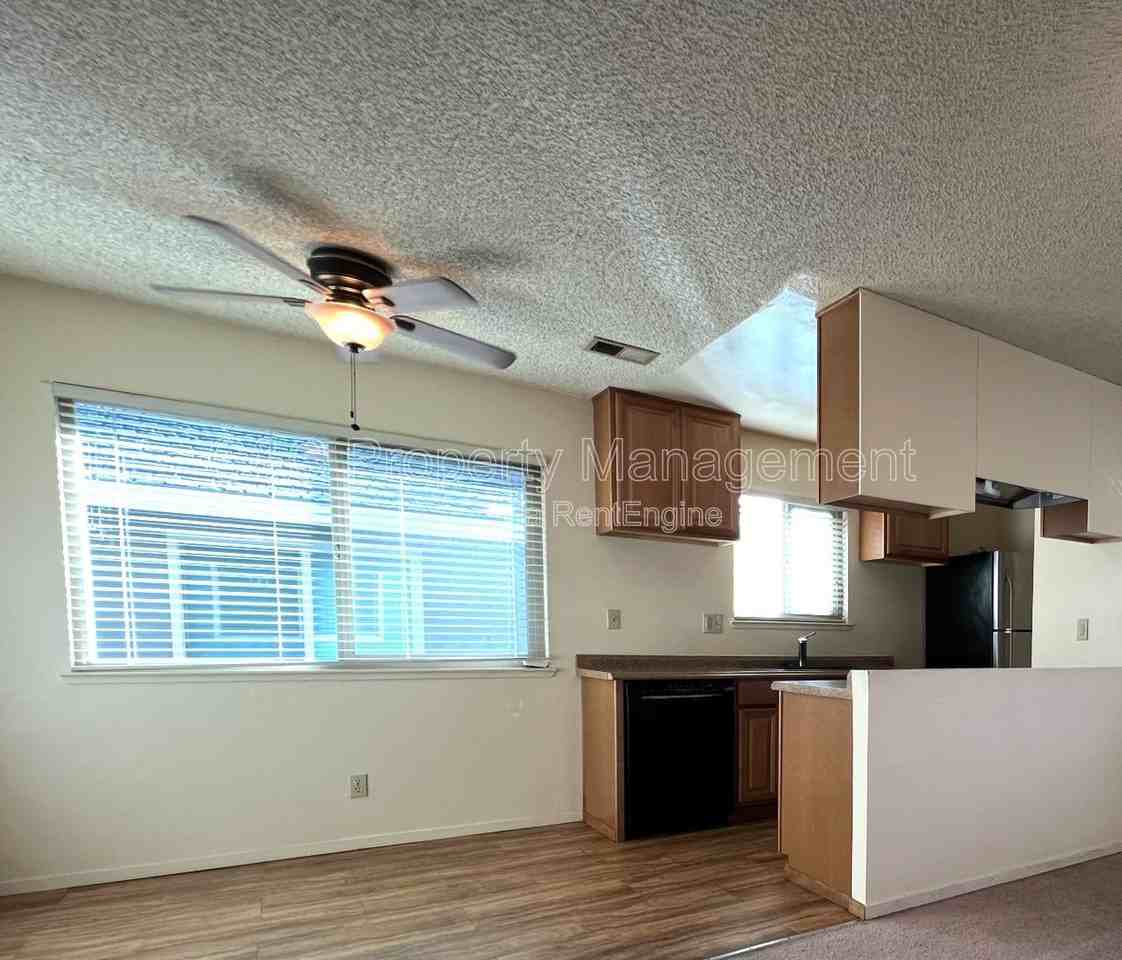 1365 42nd Ave #4 - Photo 2 of 9