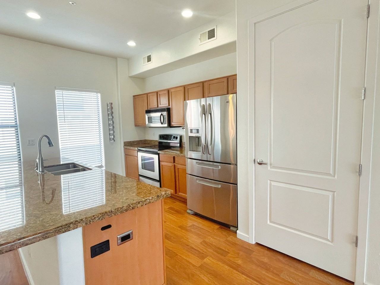 4637 E Culver St - Photo 5 of 19