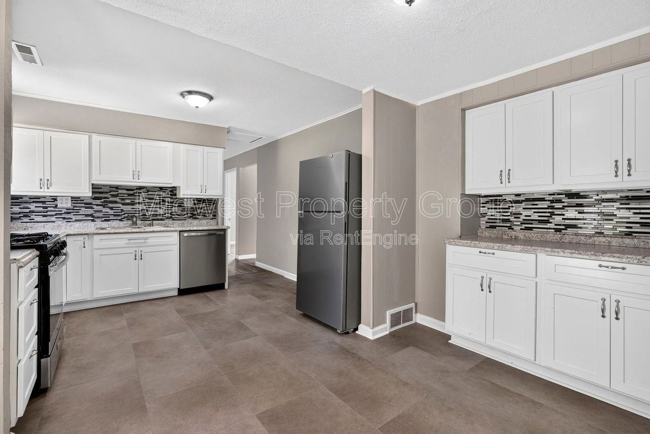 15 Marie Dr - Photo 3 of 27
