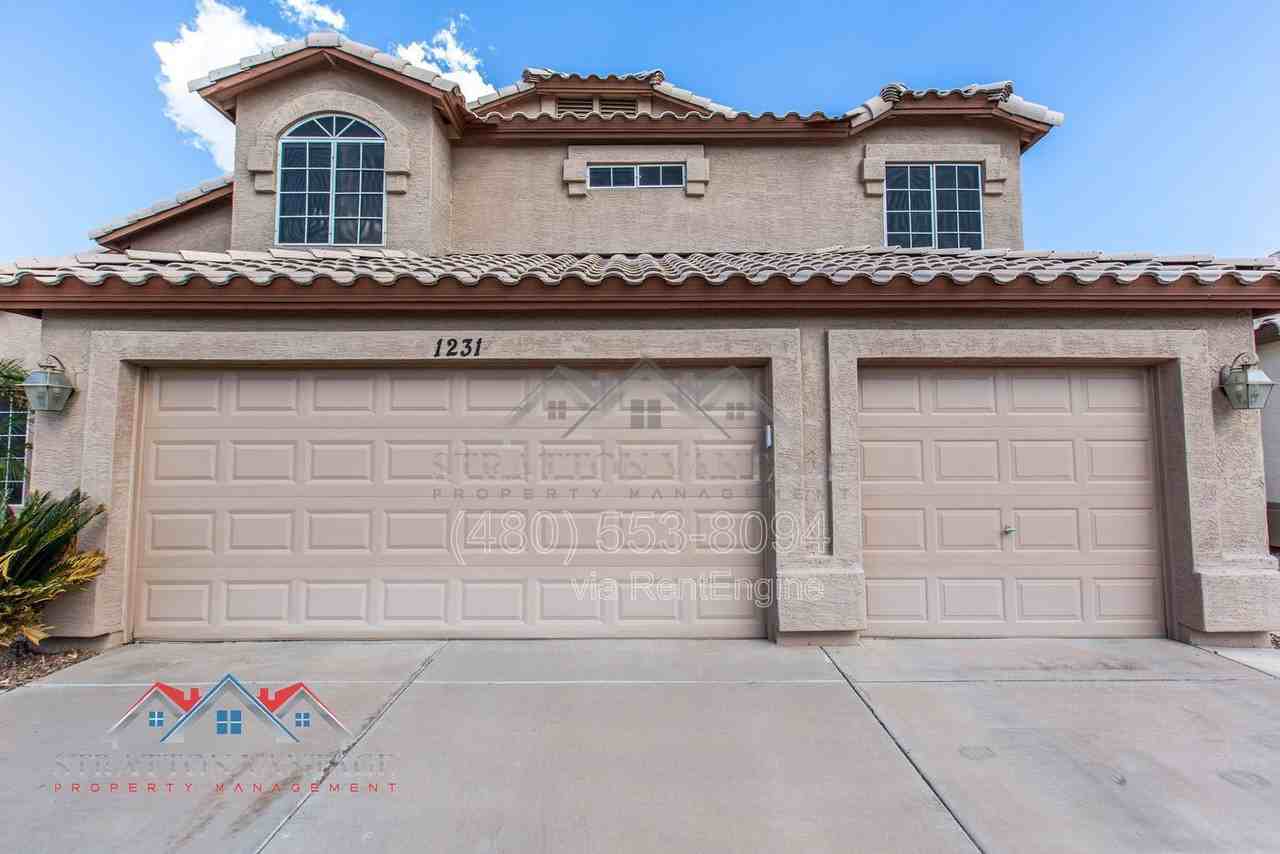 1231 N Layman St - Photo 4 of 50