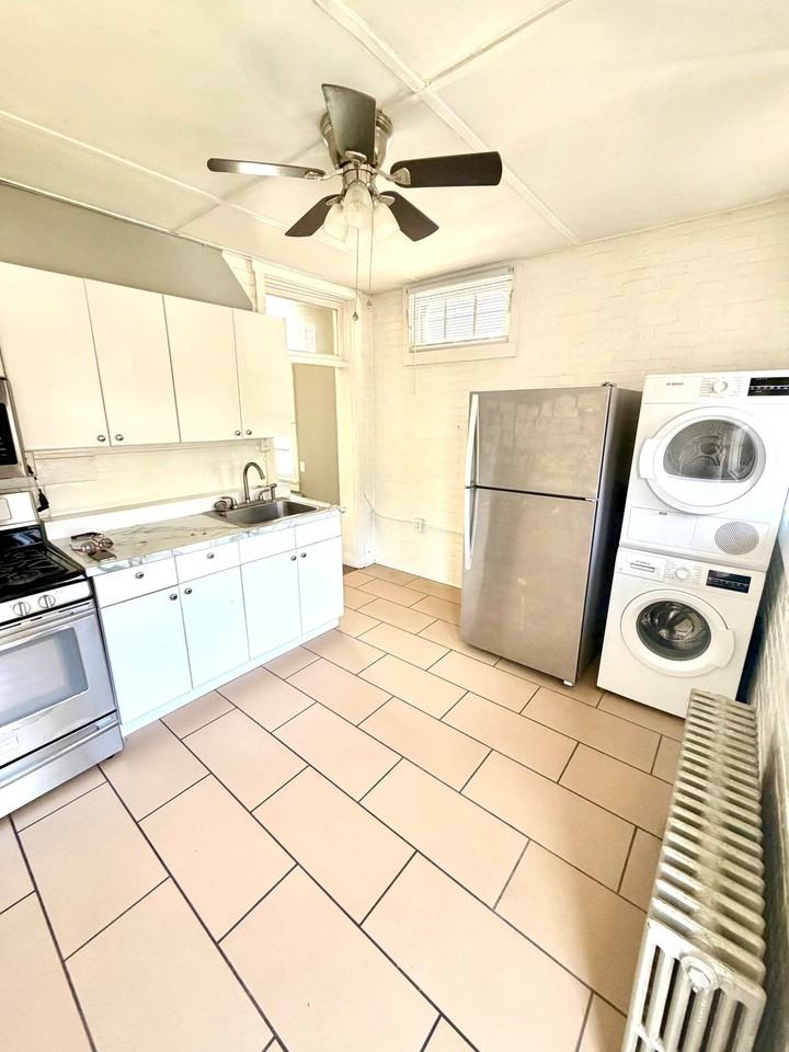205 E King St #2 - Photo 4 of 11