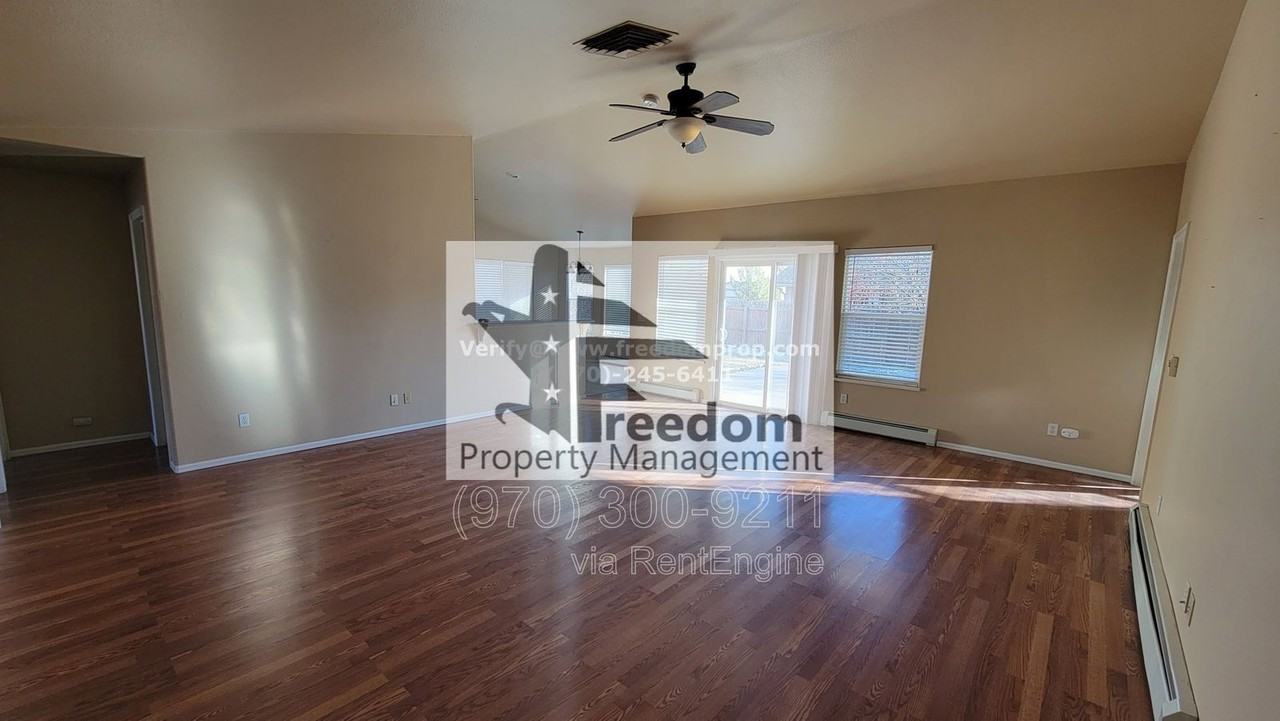 736 Galena Dr - Photo 2 of 13