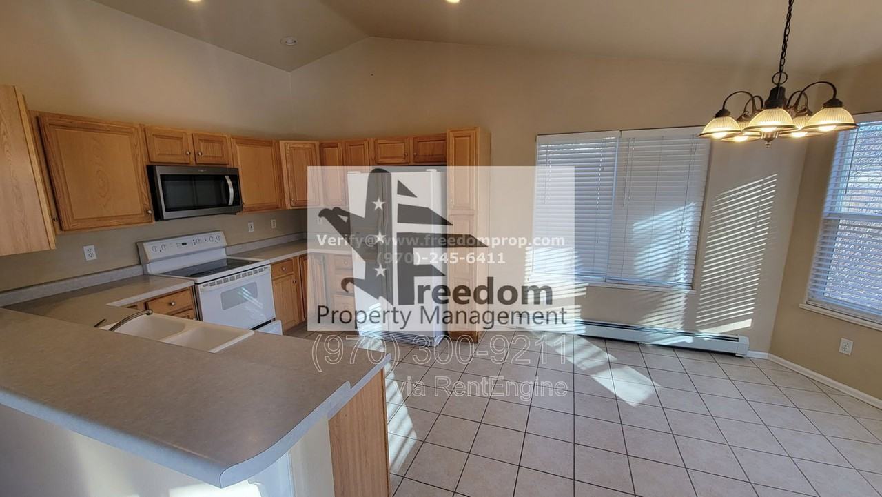 736 Galena Dr - Photo 3 of 13