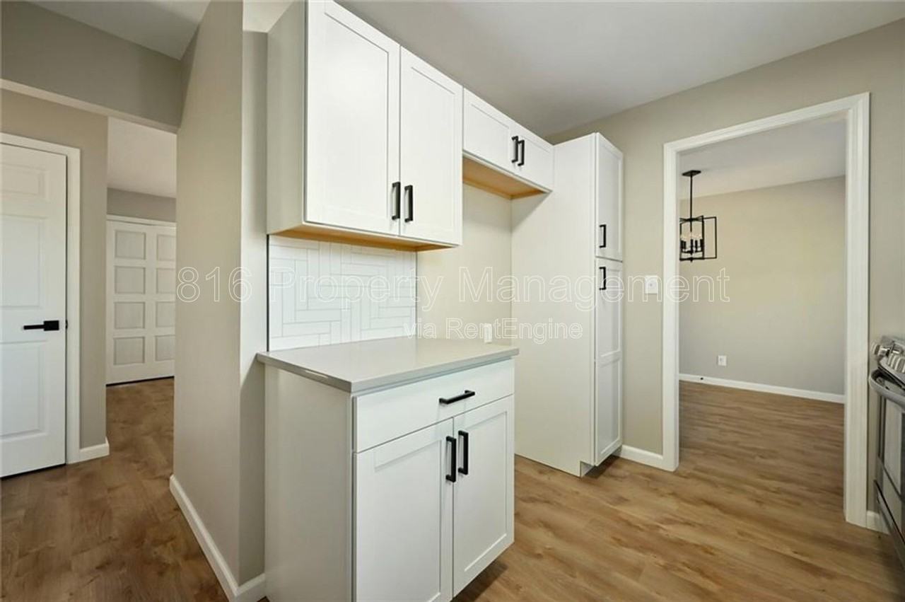 12120 W 63rd Ter - Photo 6 of 18