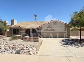 featured image of 1211 E Drake Dr