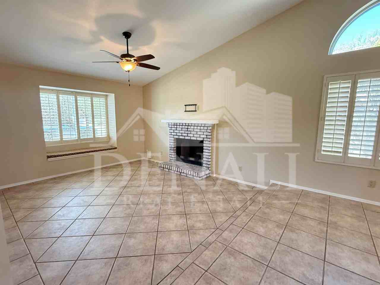 1211 E Drake Dr - Photo 3 of 29