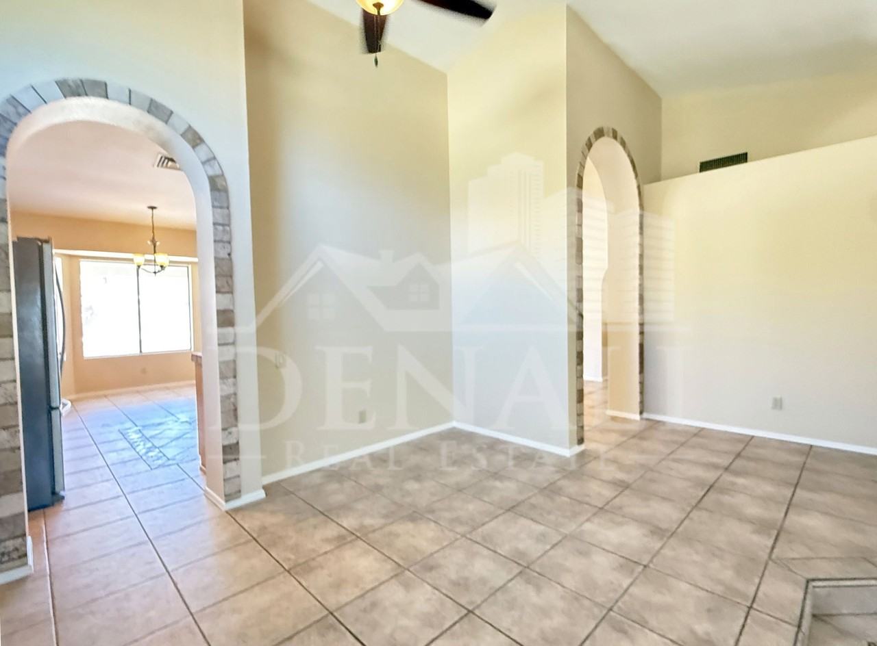 1211 E Drake Dr - Photo 5 of 29