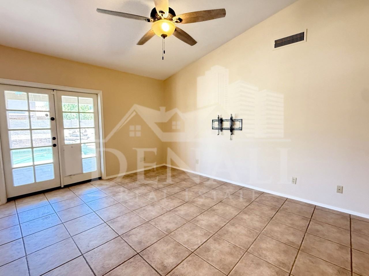 1211 E Drake Dr - Photo 7 of 29