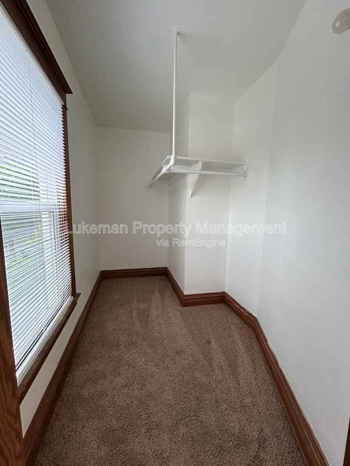 1104 Washington Ave #2 - Photo 7 of 10