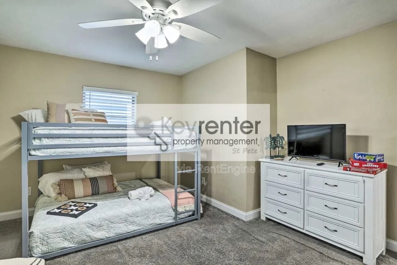 9954 48th Pl N - Photo 7 of 33