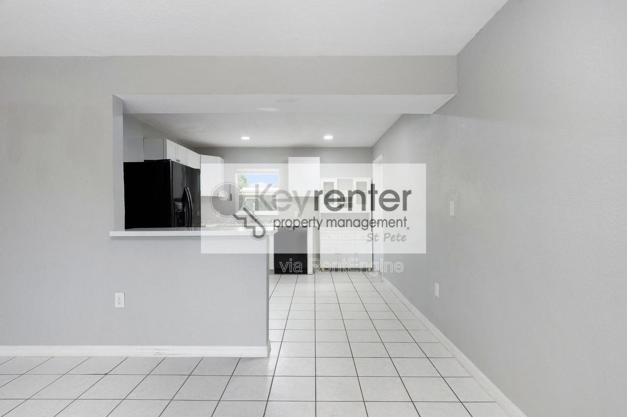 5255 45th Ave N - Photo 3 of 26