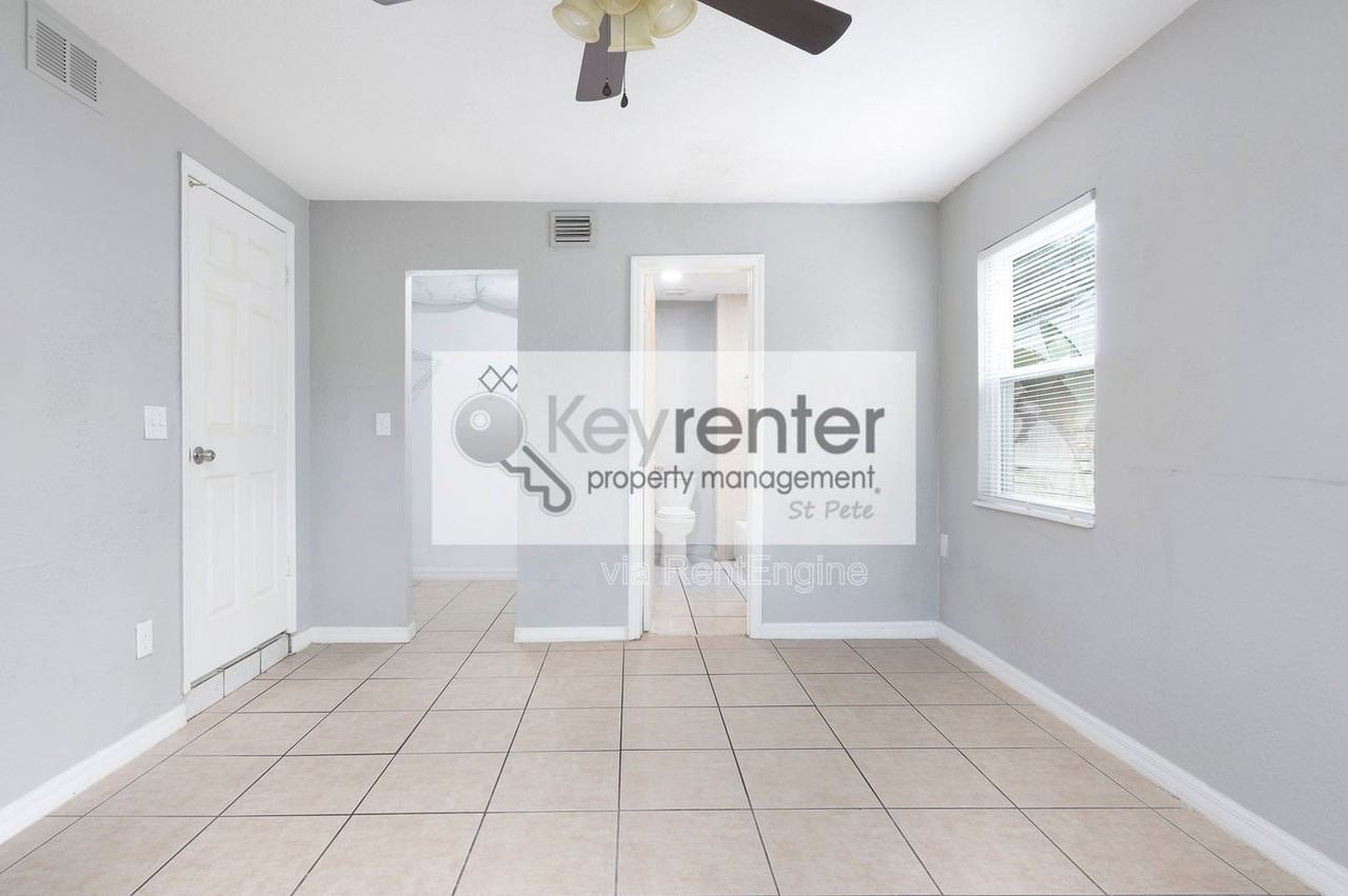 5255 45th Ave N - Photo 6 of 26