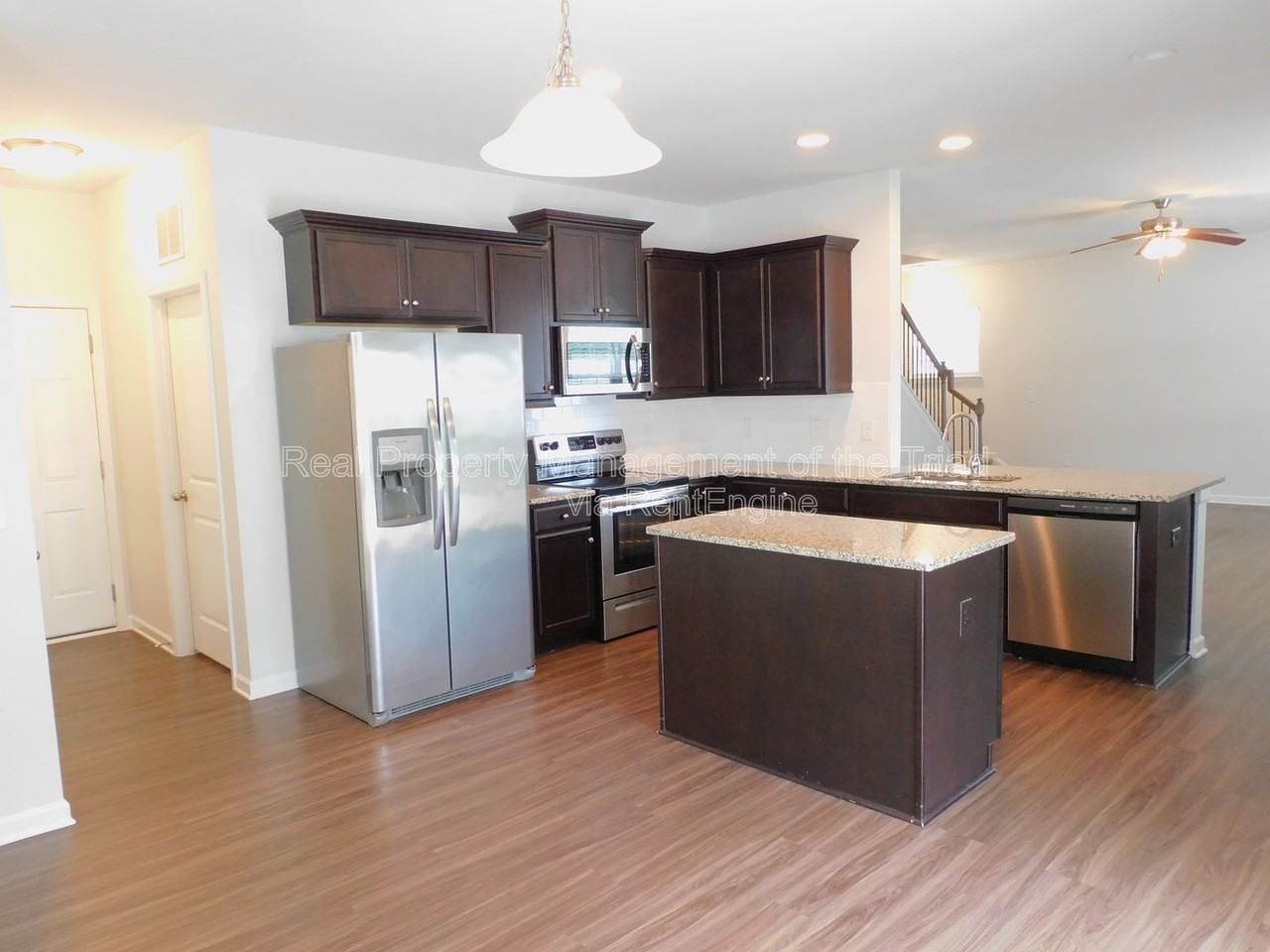 390 Spaulding St - Photo 5 of 35