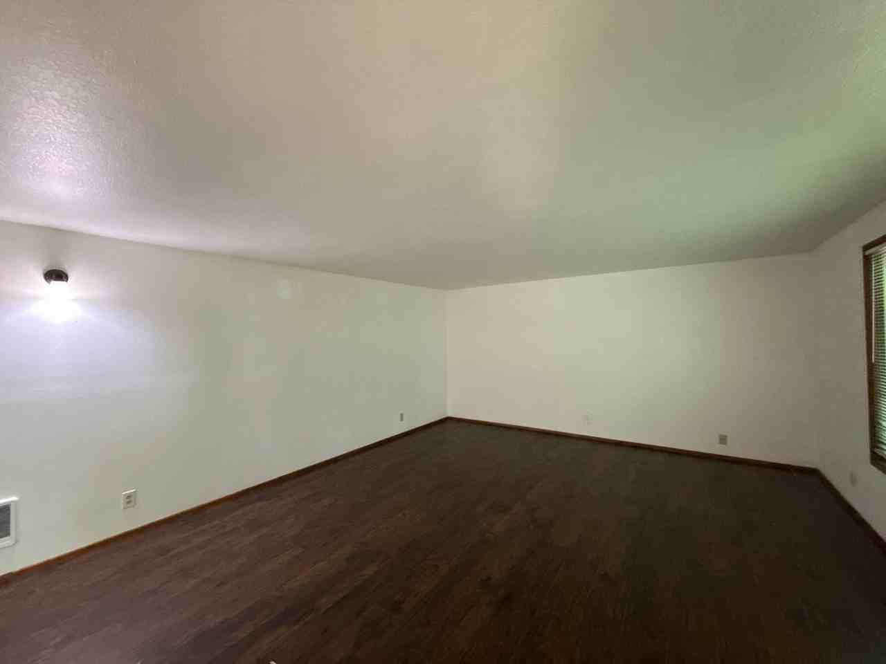 2435 City View St - Photo 5 of 26