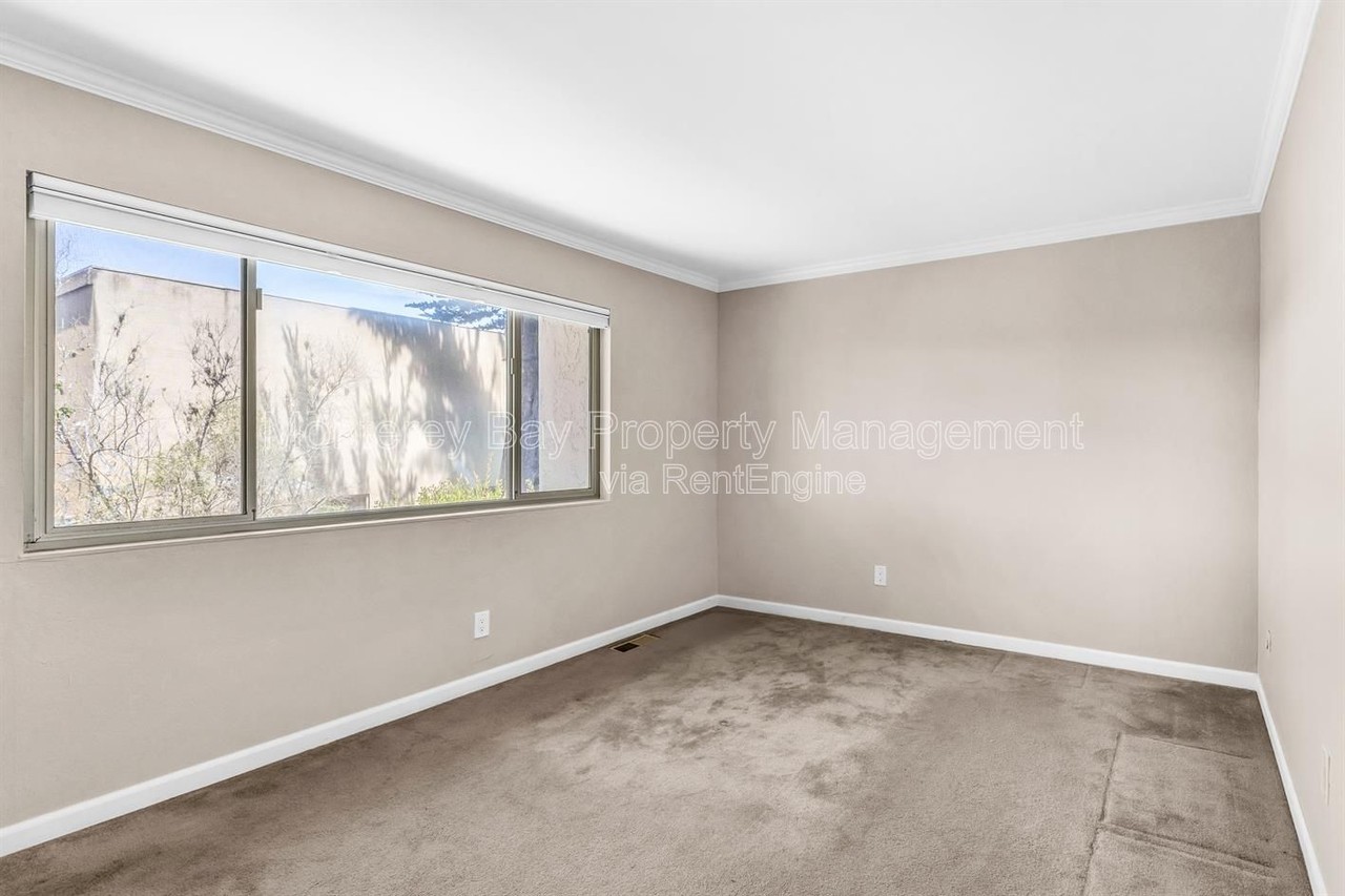 3137 Seacrest Ave #12 - Photo 3 of 28