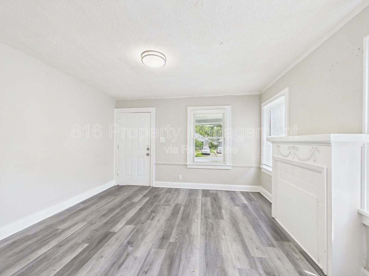 5636 Garfield Ave - Photo 4 of 22