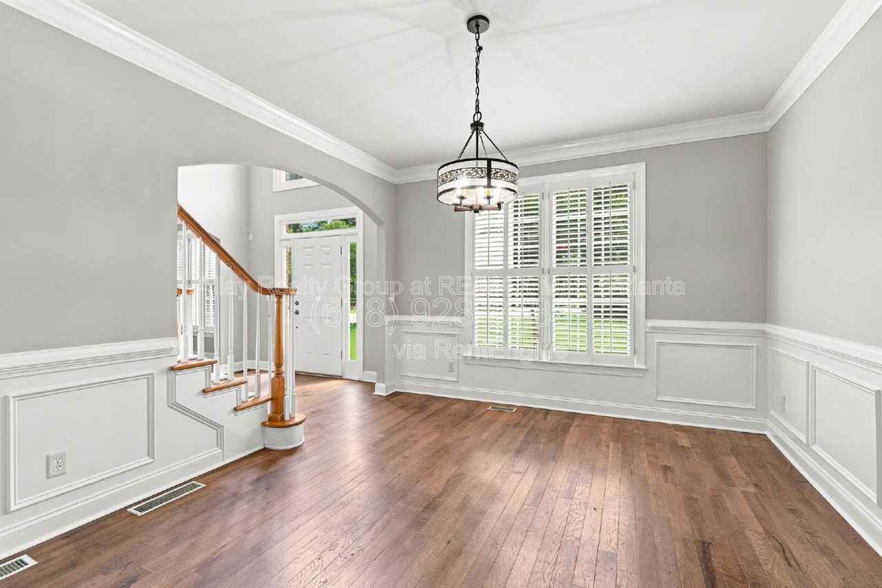 6725 Ridgefield Dr - Photo 6 of 50