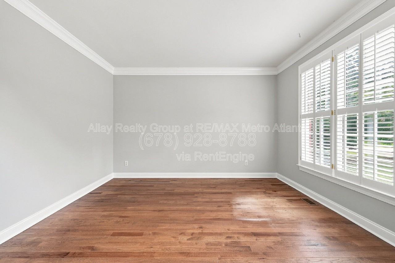 6725 Ridgefield Dr - Photo 7 of 50