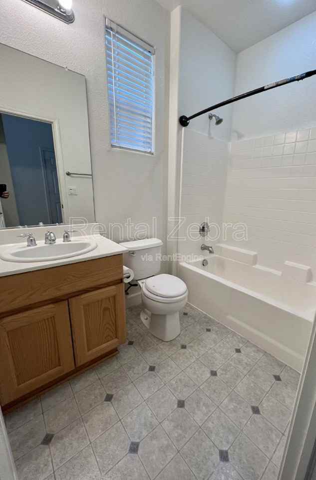 459 Jacobs Dr - Photo 2 of 25