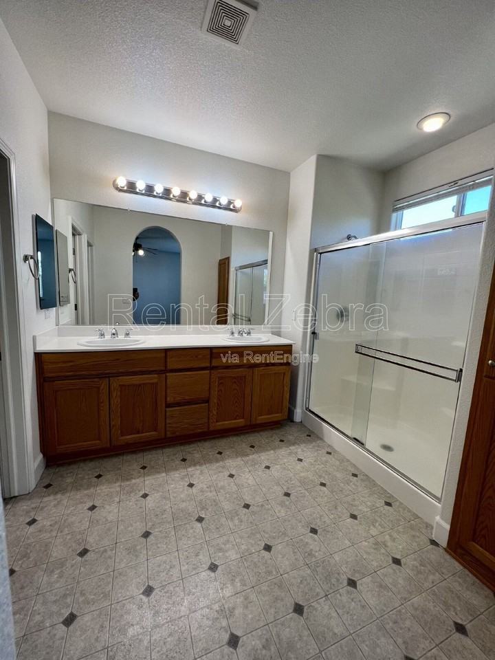 459 Jacobs Dr - Photo 3 of 25
