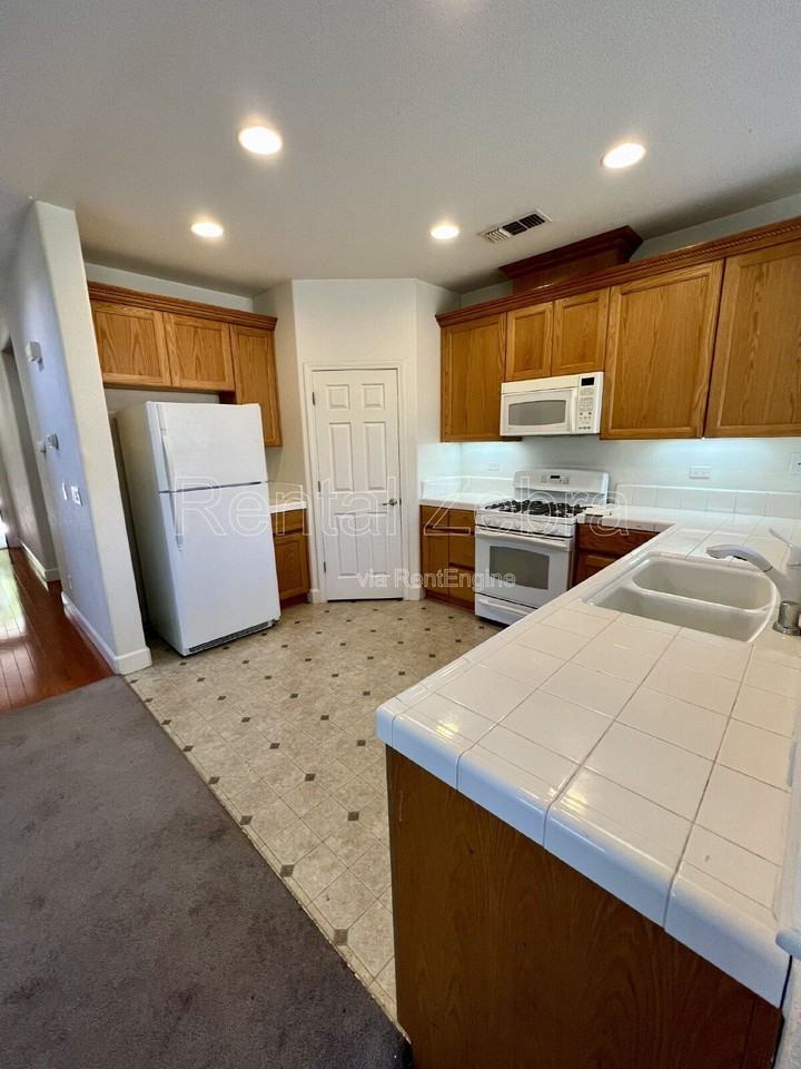 459 Jacobs Dr - Photo 6 of 25