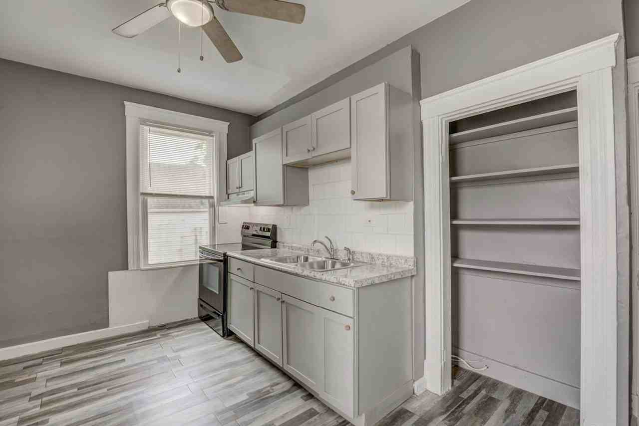 3643 W 8th St #2 - Photo 5 of 13