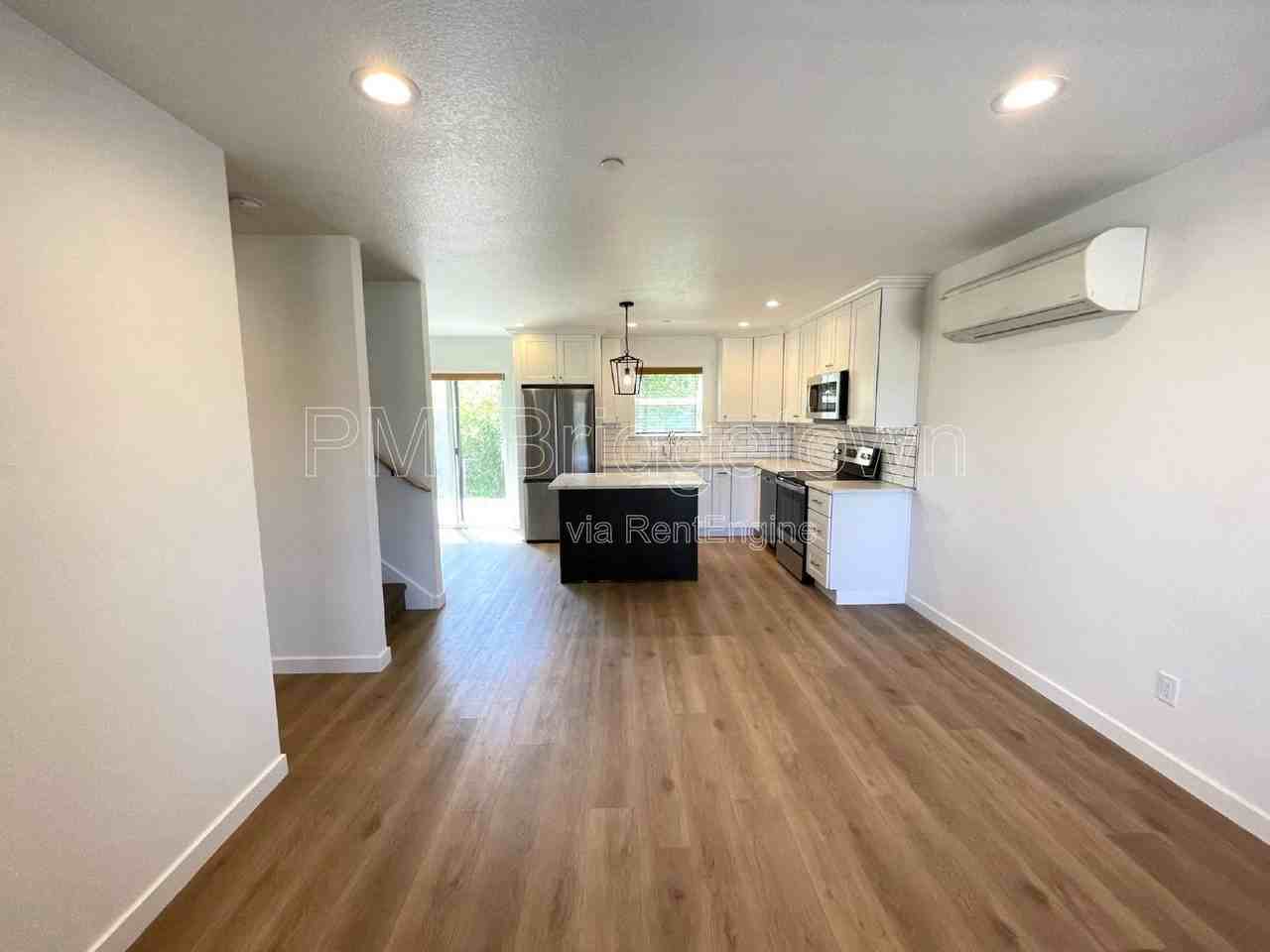 6310 Se Duke St - Photo 3 of 19
