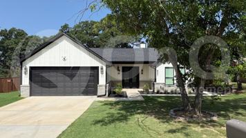 featured image of 821 Vickie Dr