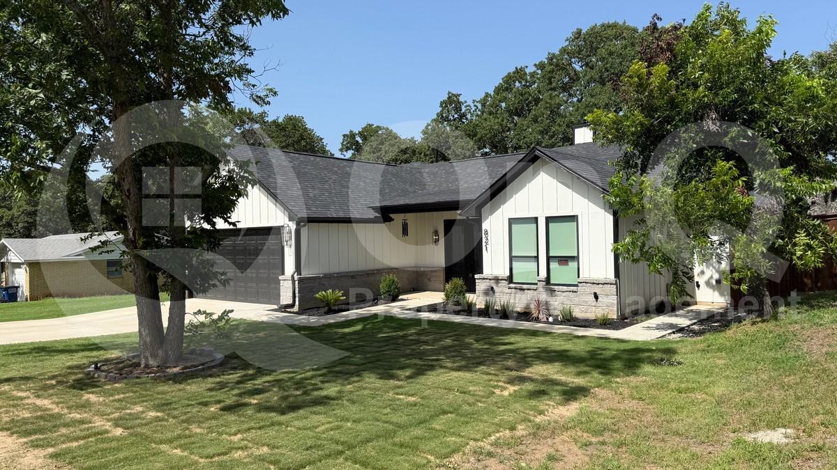 821 Vickie Dr - Photo 2 of 22