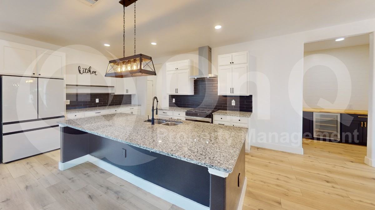 821 Vickie Dr - Photo 4 of 22