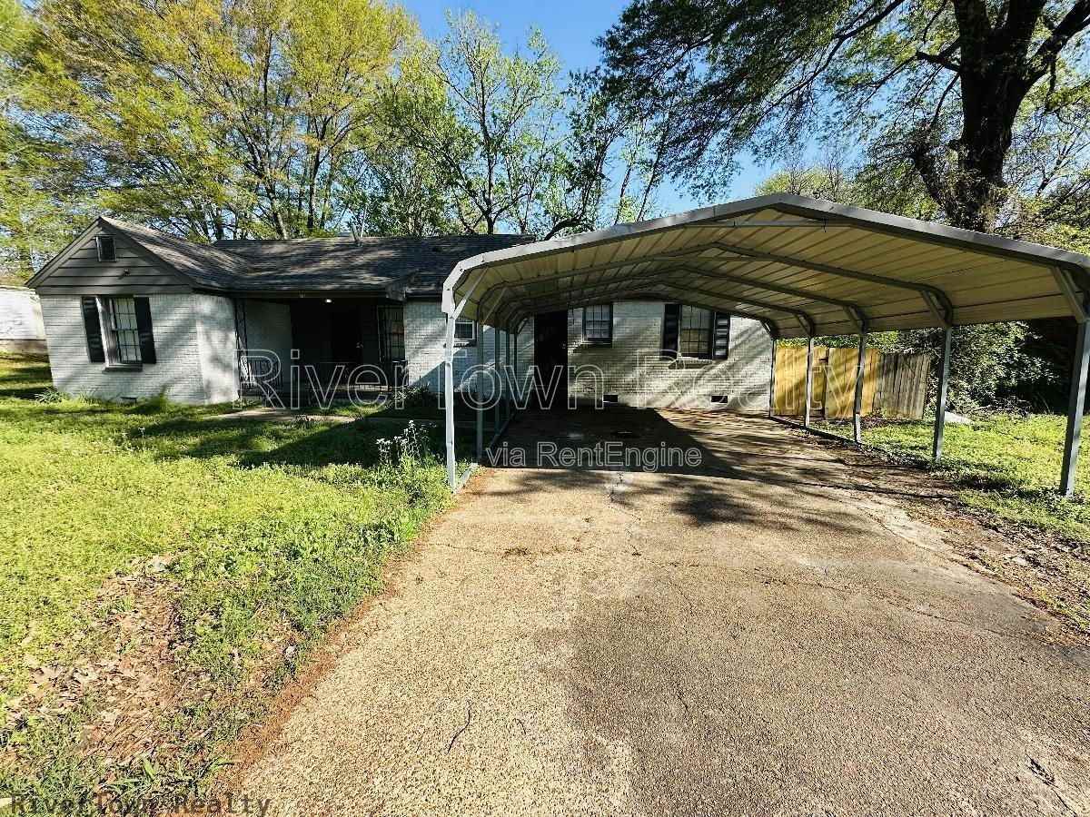830 Marsh Ave - Photo 3 of 18