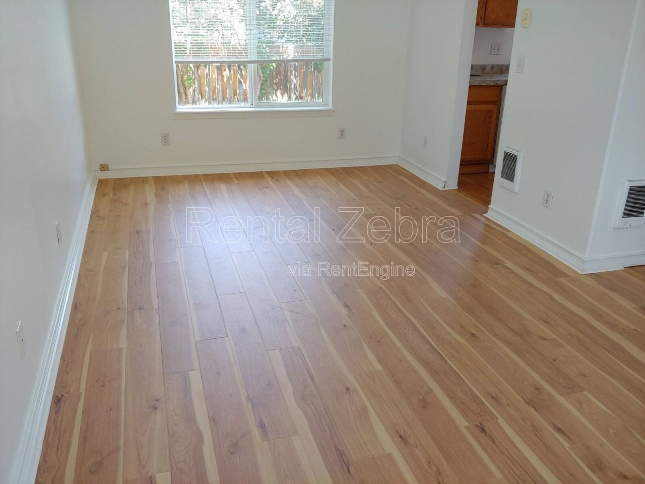 2945 Sw Salmon Ave - Photo 2 of 10