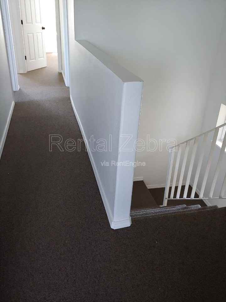 2945 Sw Salmon Ave - Photo 5 of 10