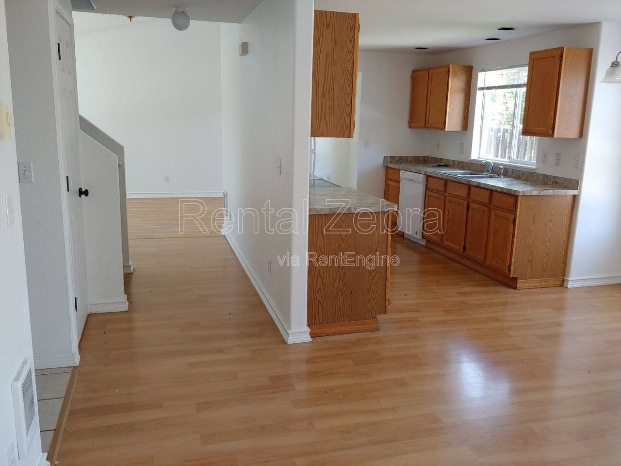 2945 Sw Salmon Ave - Photo 7 of 10