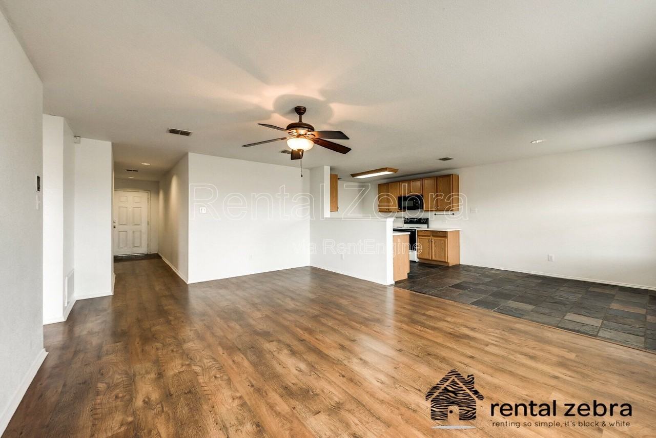 1336 Castle Ridge Rd - Photo 6 of 19