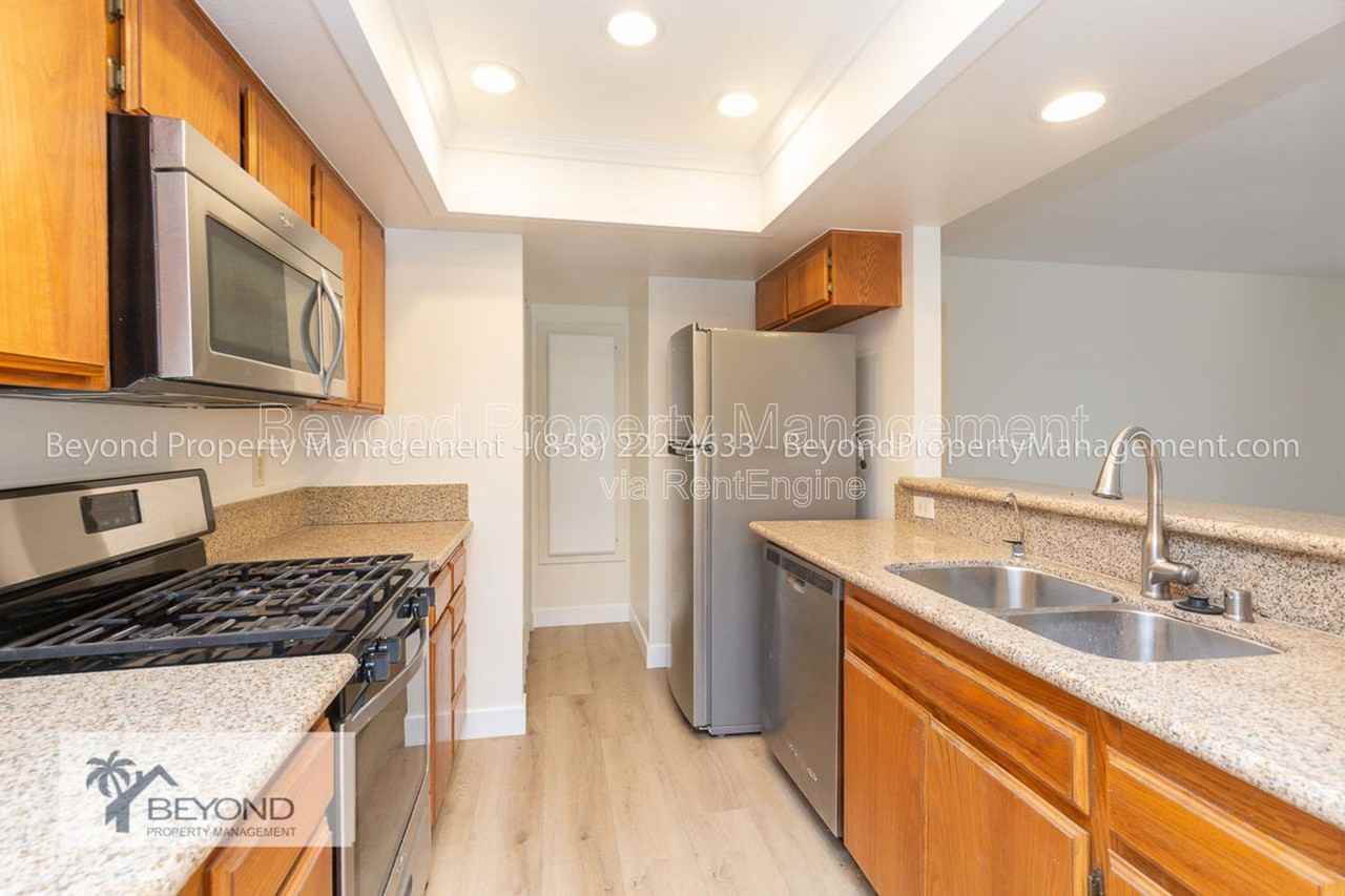 9316 Twin Trails Dr #104 - Photo 5 of 25