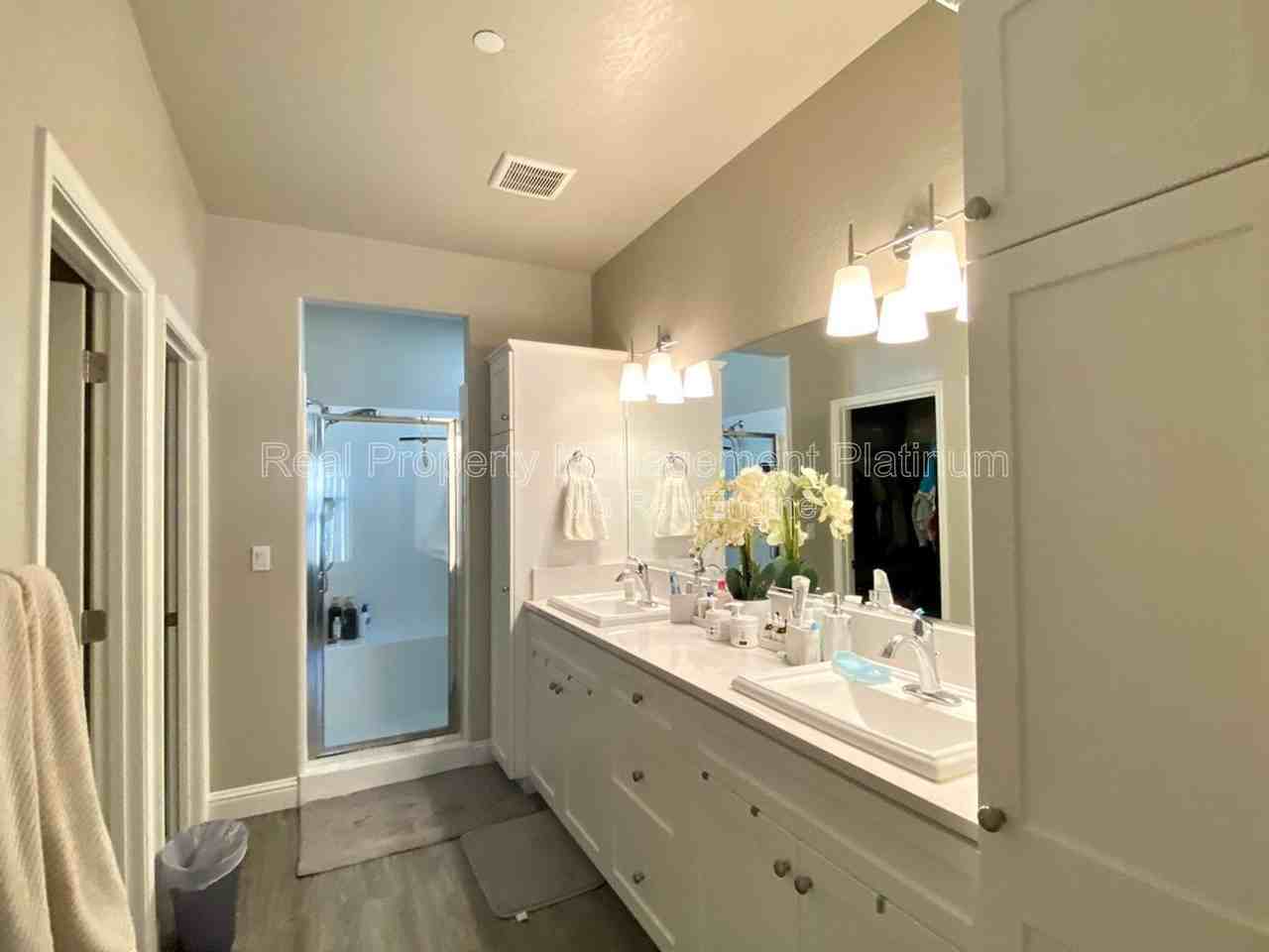6213 E Garland Ave - Photo 7 of 14