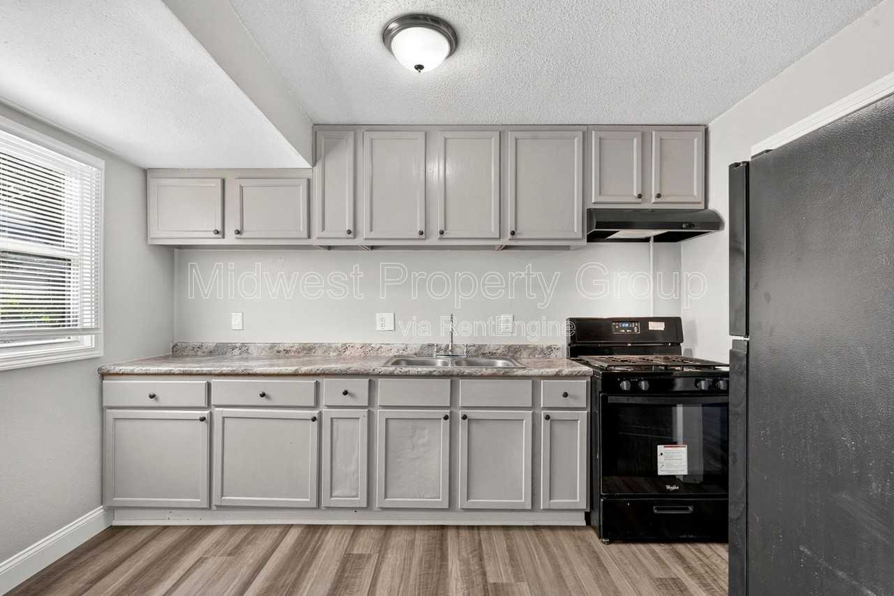 273 Roderick Dr - Photo 2 of 22