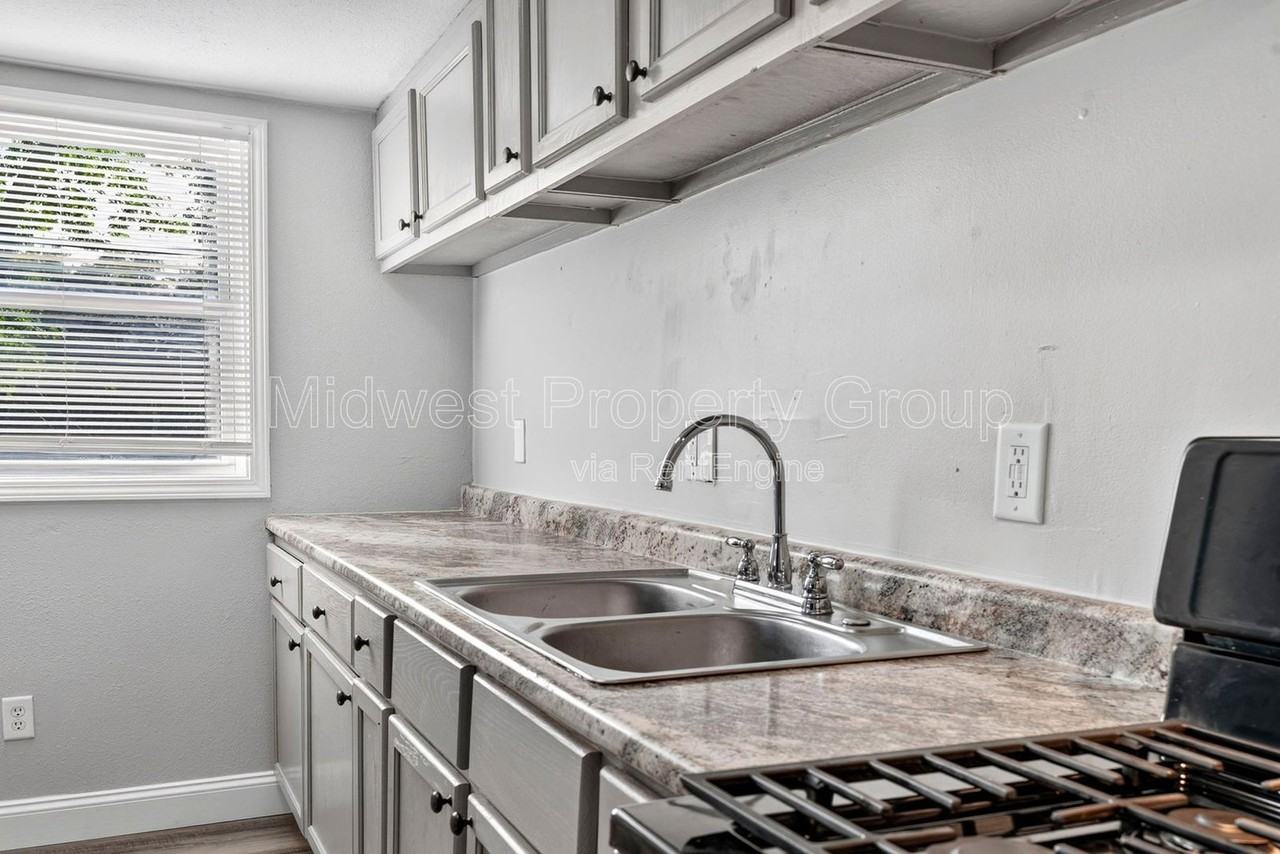 273 Roderick Dr - Photo 3 of 22