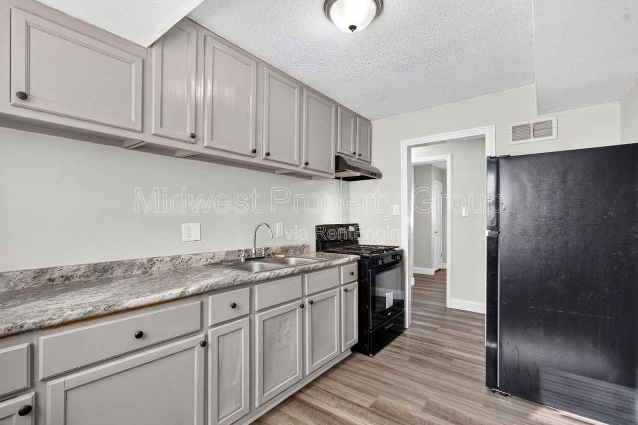 273 Roderick Dr - Photo 4 of 22